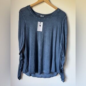 Cable & Gauge NWT Blue Long Ruched Sleeve Shirt Size L